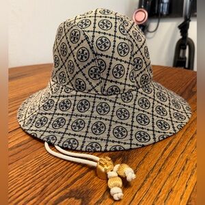 Tory Burch Logo Patterned Bucket Hat perfect for summer